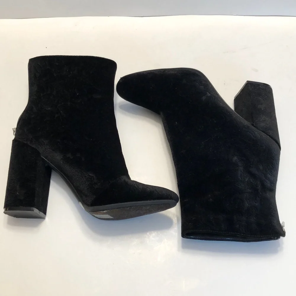 Jessica Simpson Black Velvet Jacquard Block Heel Boots size 10